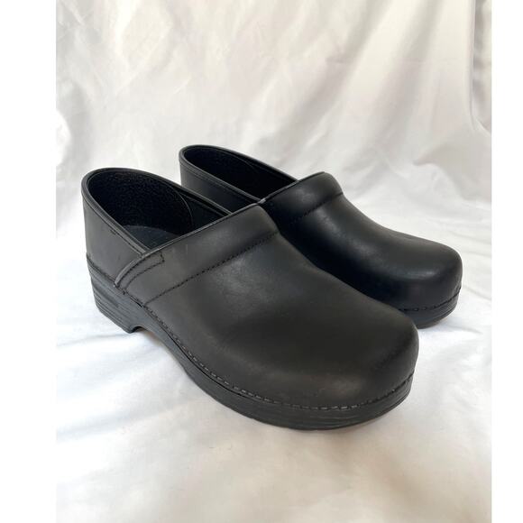 Unisex Dansko Professional Black Box Leather Clogs, 42, W 11.5-12, M 8.5-9 - Picture 1 of 5